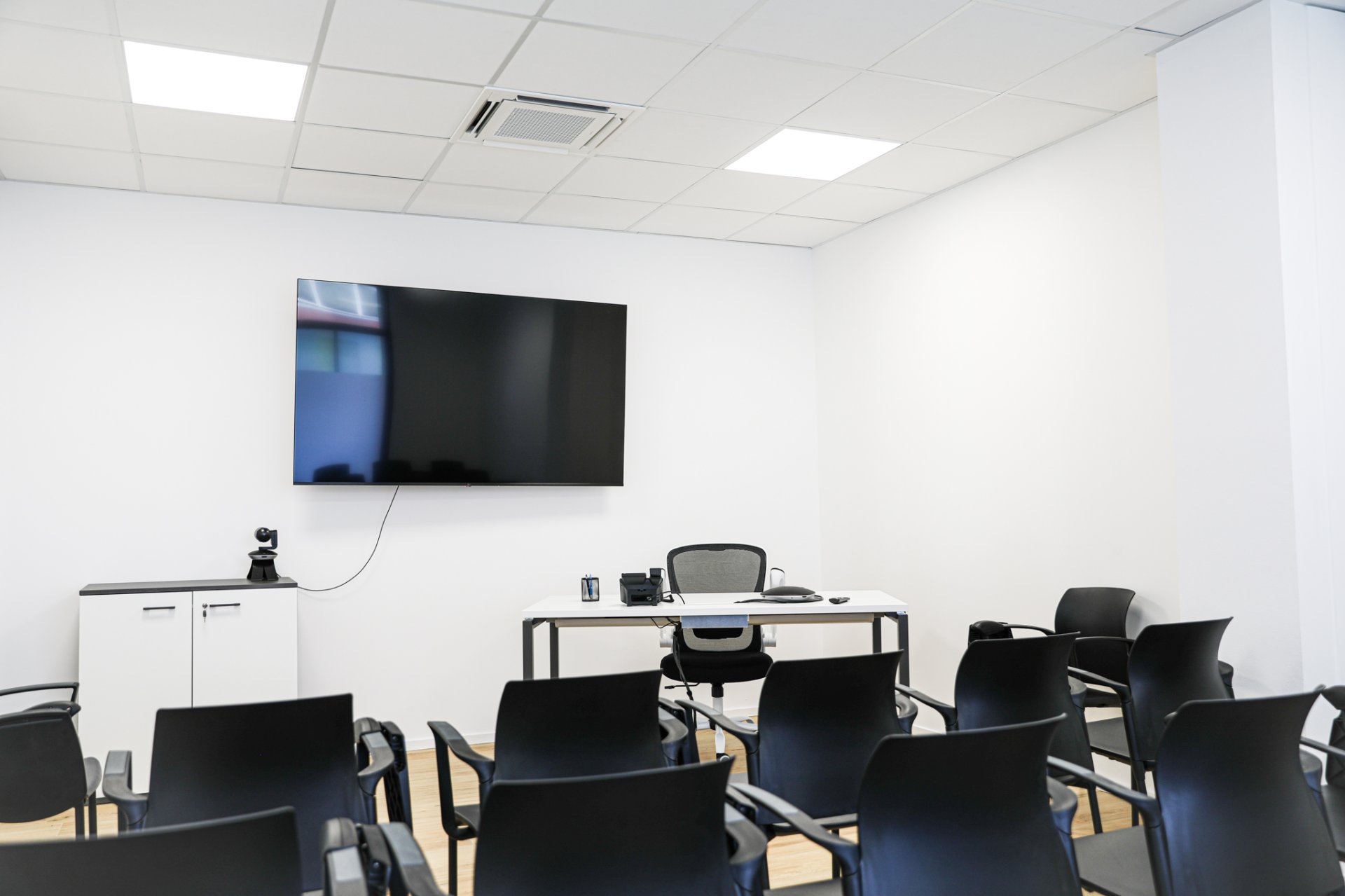 La sala di GRG Hub dove si tiene l'apericena formativa Abracadabra, a Roncade